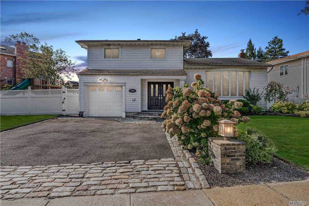 1950 Leslie Lane - Photo 1