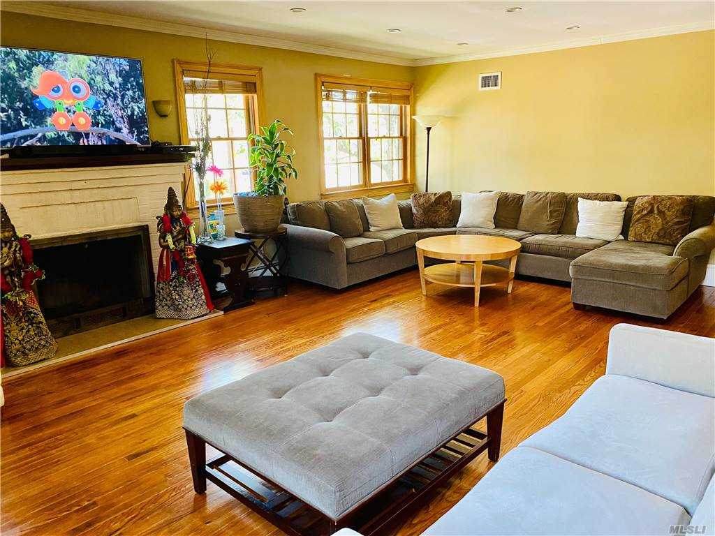 82 Mayfair Avenue - Photo 1