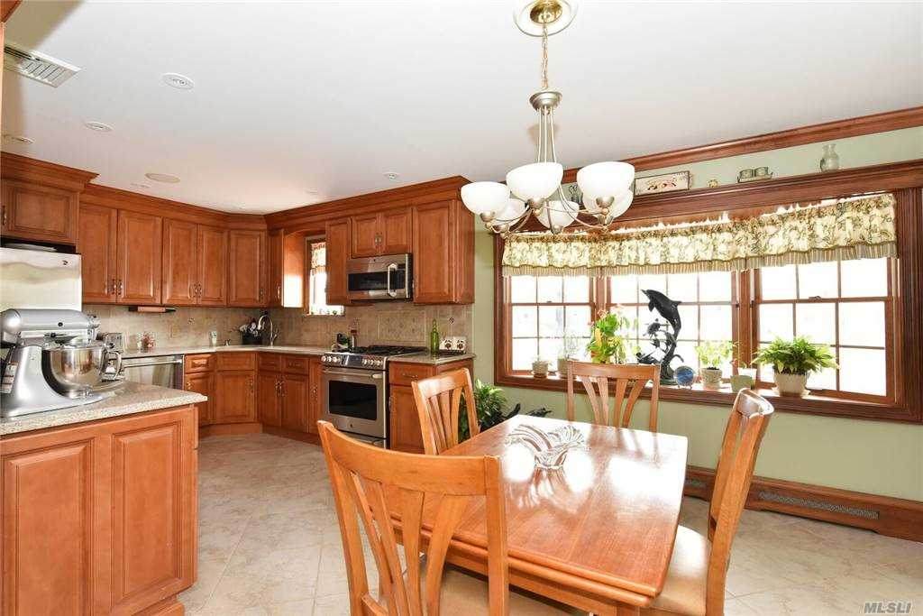 79 Bay Avenue - Photo 1