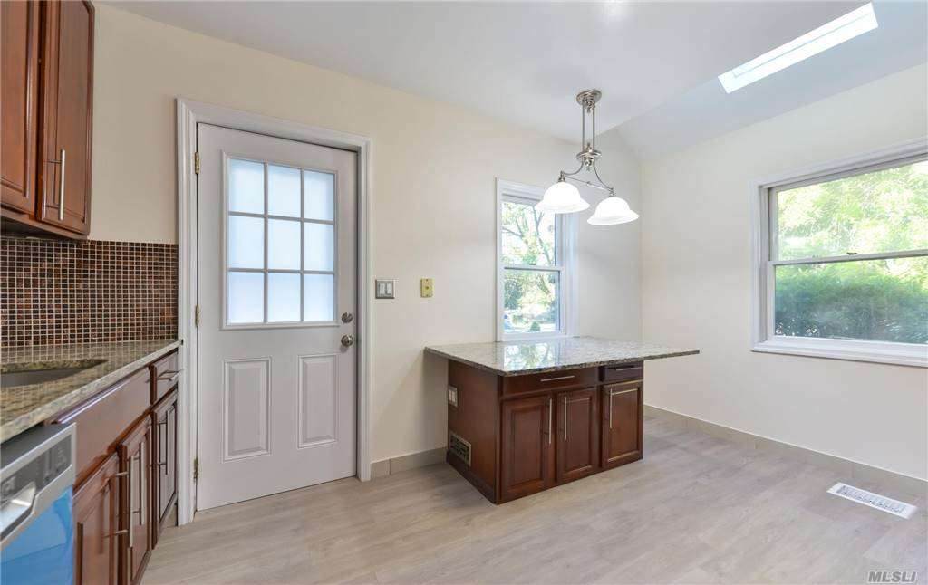 7 Howard Avenue - Photo 1