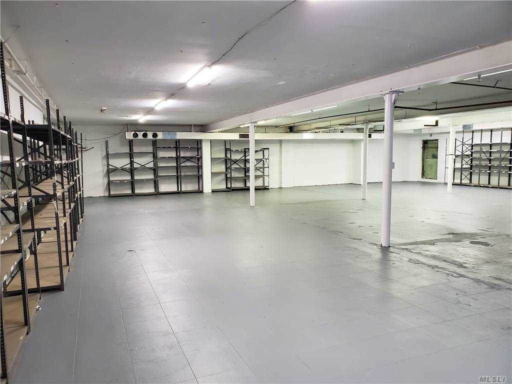665 Jericho - Photo 1