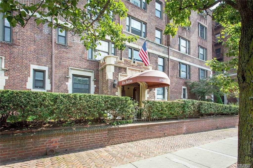 109-14 Ascan Avenue - Photo 1