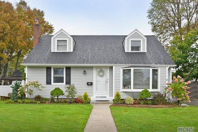 827 Surrey Drive - Photo 1
