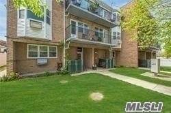 95-08 150th Road - Photo 1