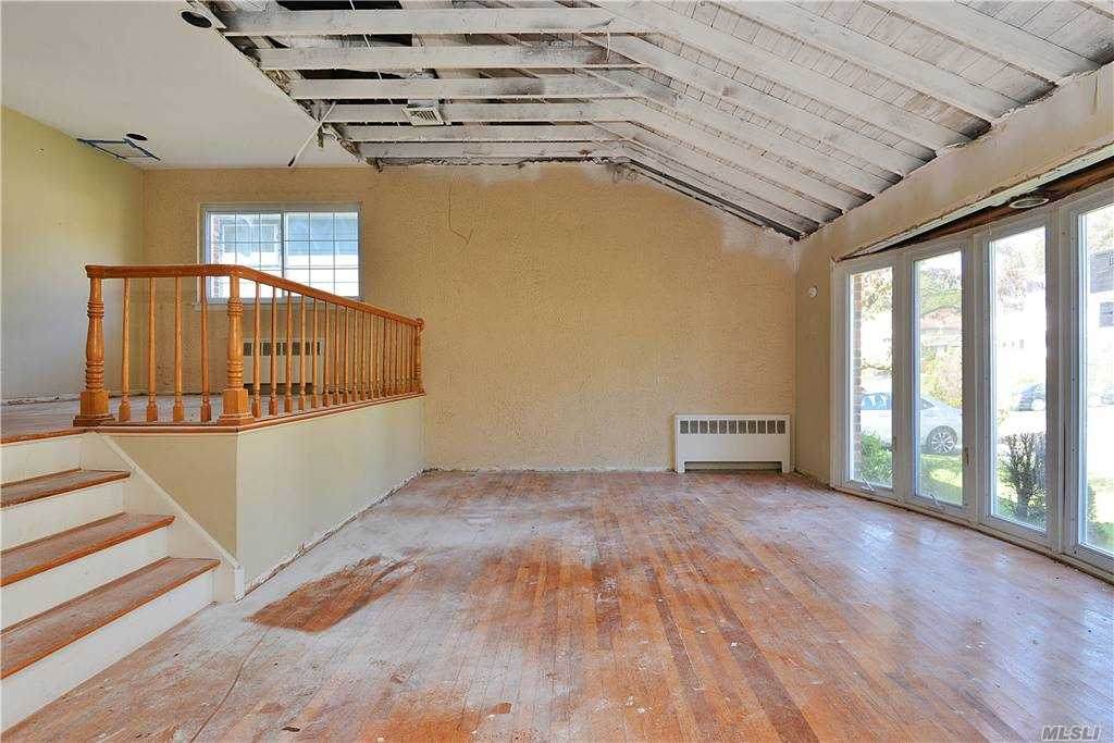 52 Sherrard Street - Photo 1