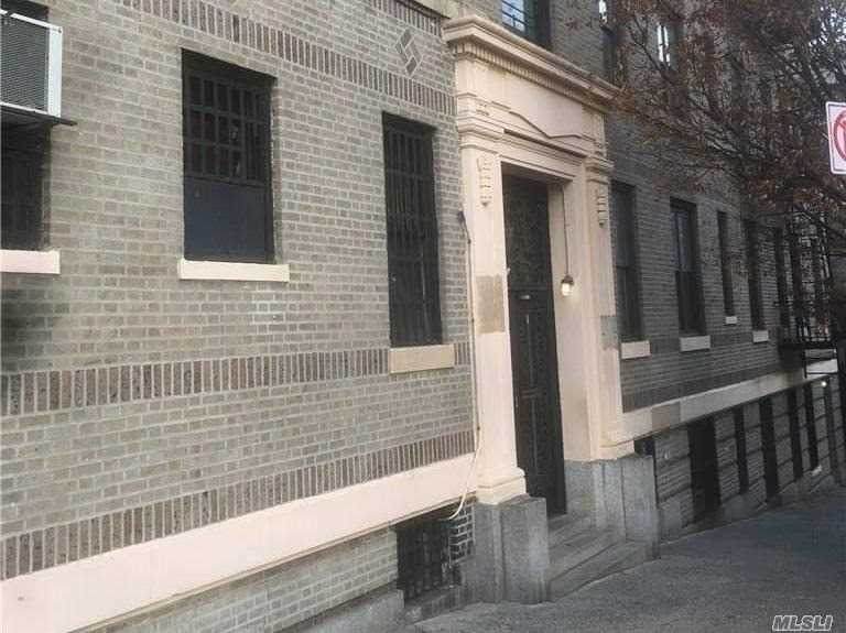 401 152 Street - Photo 1
