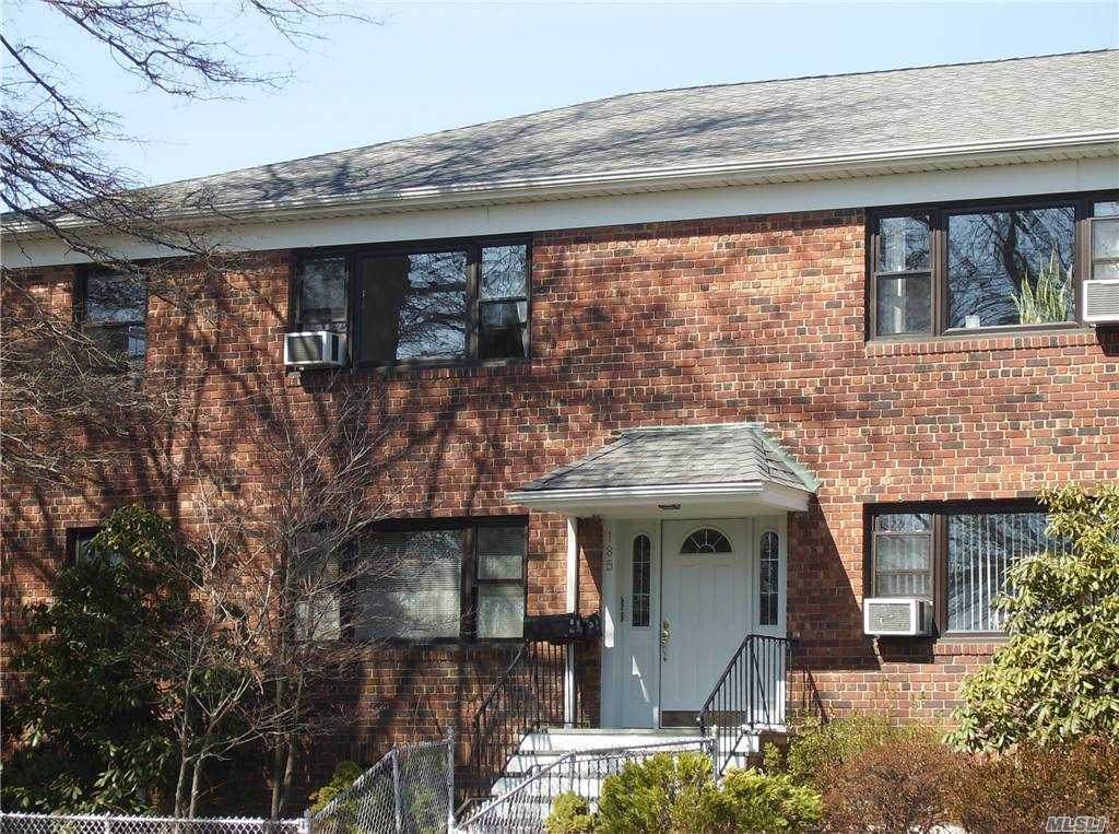 185 Manorhaven Boulevard - Photo 1
