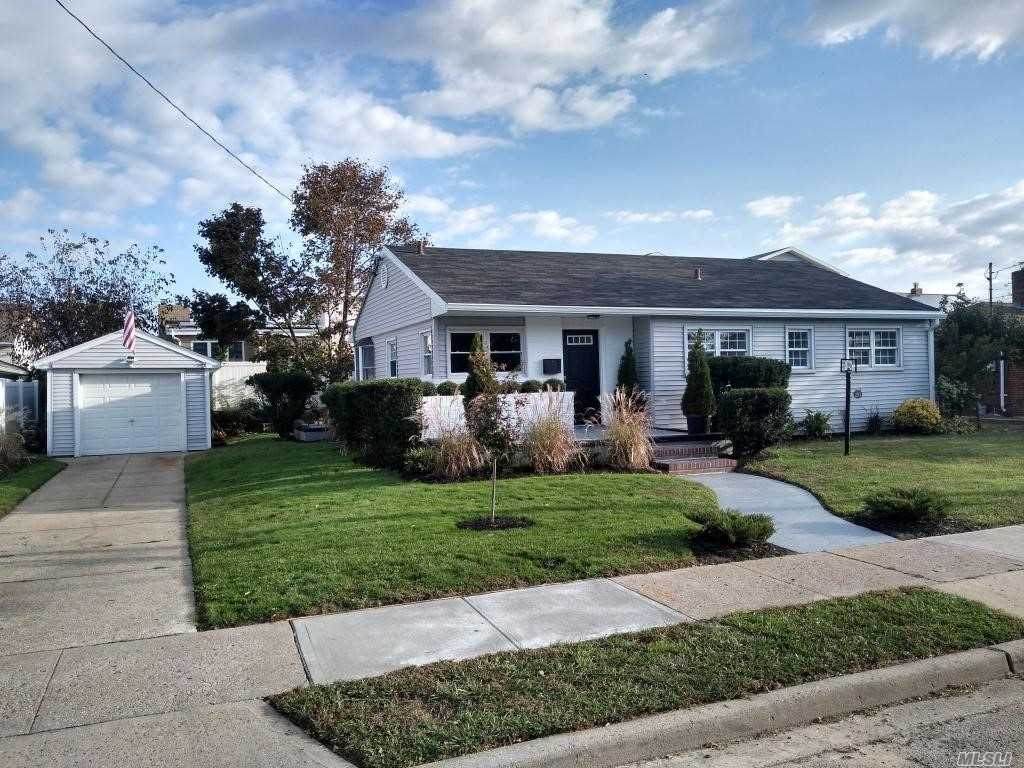 205 Sunset Avenue - Photo 1