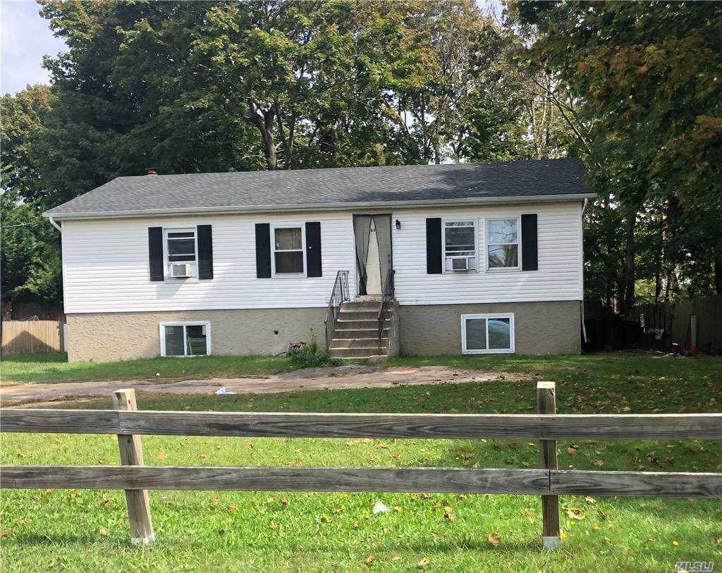 63 Carver Boulevard - Photo 1