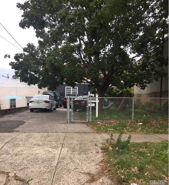 70-15 Ditmars Boulevard - Photo 1