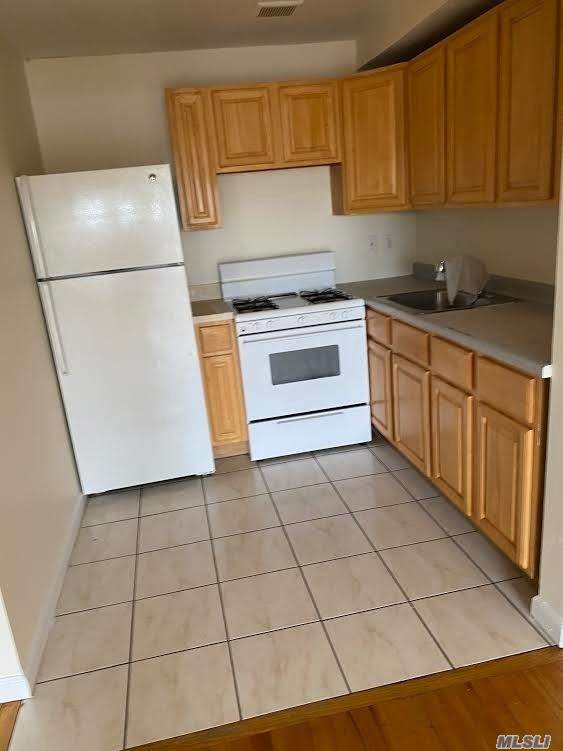 111-13 38 Avenue - Photo 1