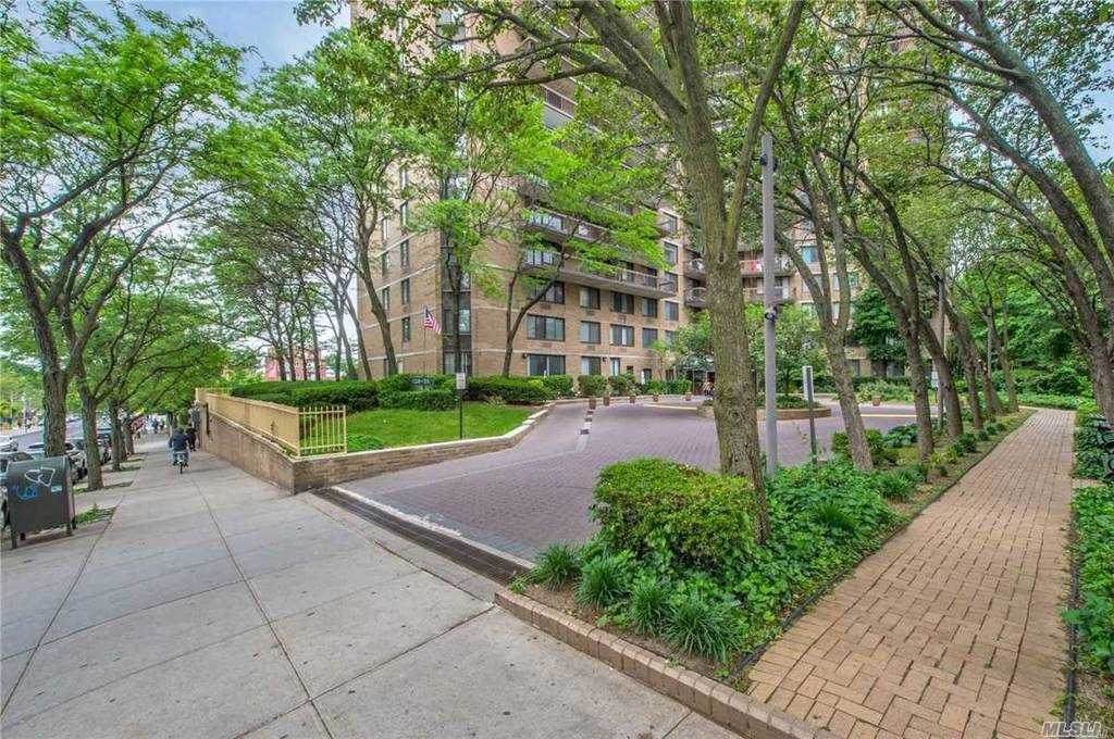 138-35 Elder Avenue - Photo 1