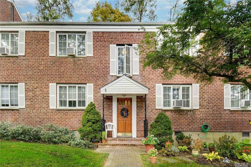 35 Nathan Hale Drive - Photo 1