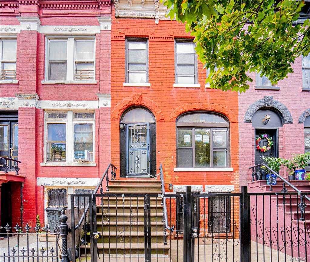 208 Albany Avenue - Photo 1