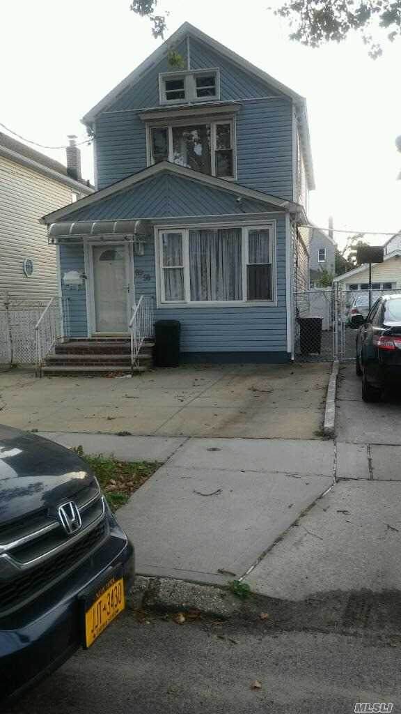 89-58 Vanderveer Street - Photo 1