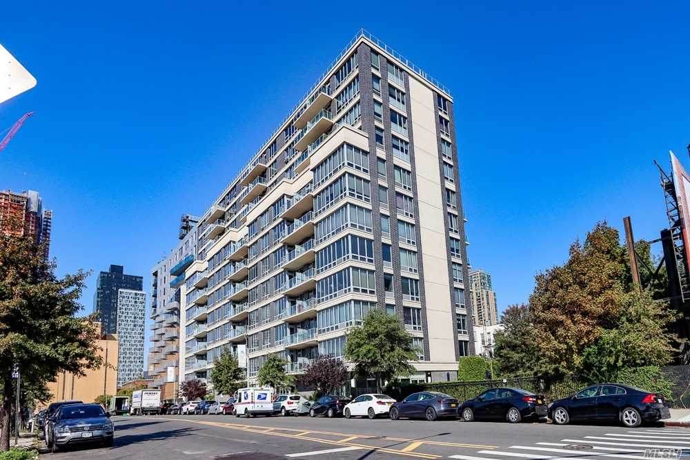 5-49 Borden Avenue - Photo 1
