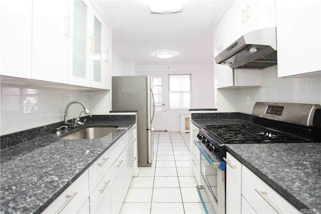 138-10 Franklin Ave - Photo 1