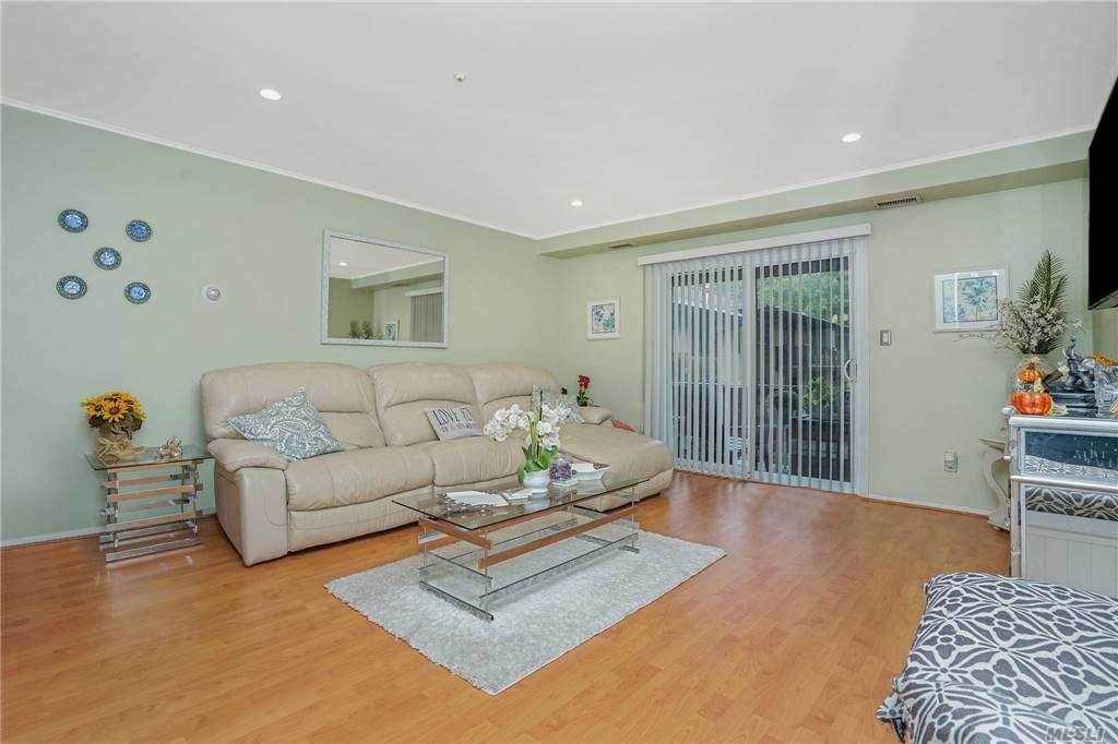 10 Hemlock Court - Photo 1