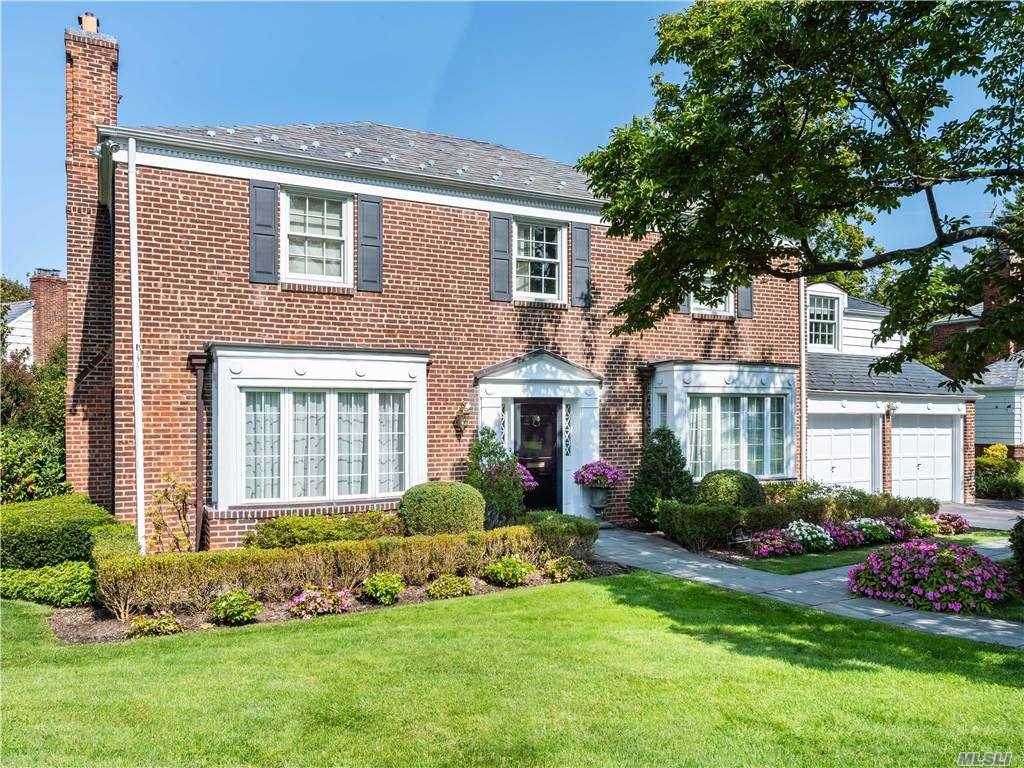 215 Trumbull Road - Photo 1