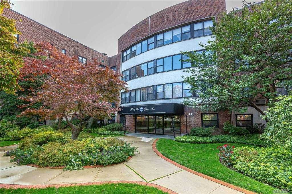 46 Grace Avenue - Photo 1