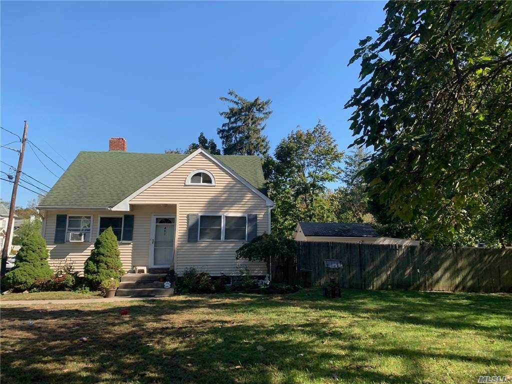 451 Islip Avenue - Photo 1