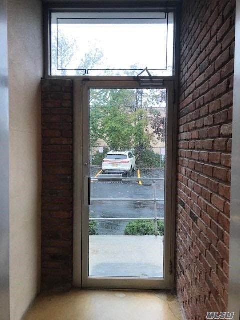 212 Mineola Avenue - Photo 1