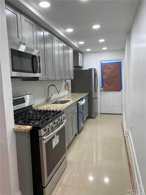 118-38 154 St - Photo 1