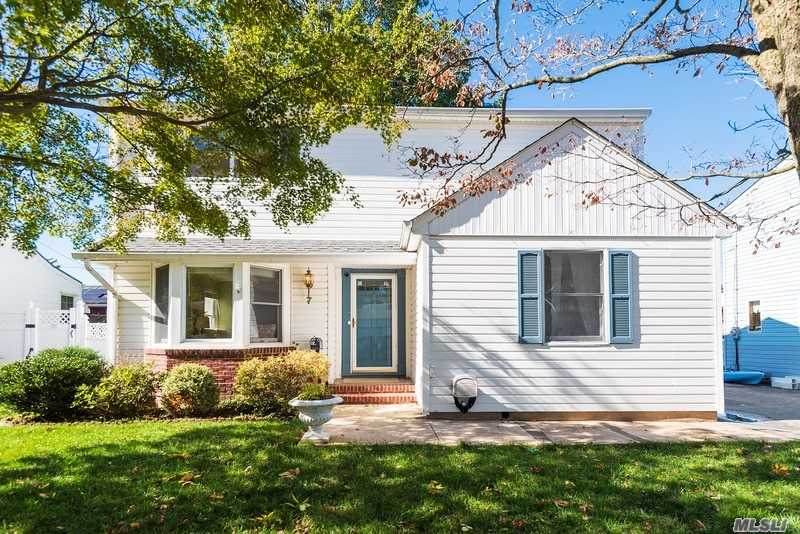 7 Sherwood Road - Photo 1