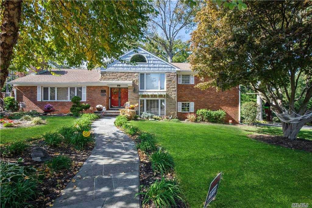 11 Stuart Drive - Photo 1
