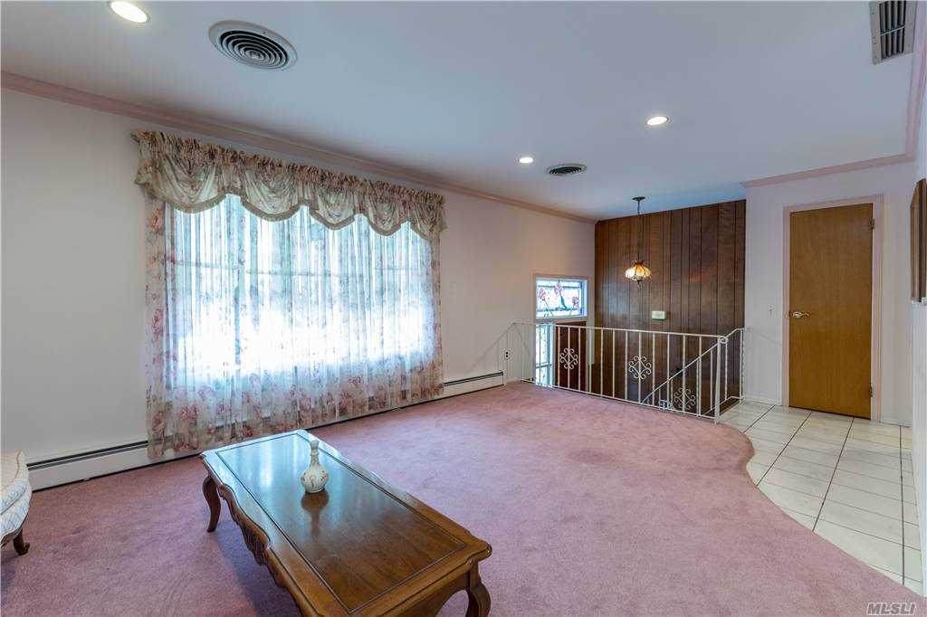 91 Carman Avenue - Photo 1