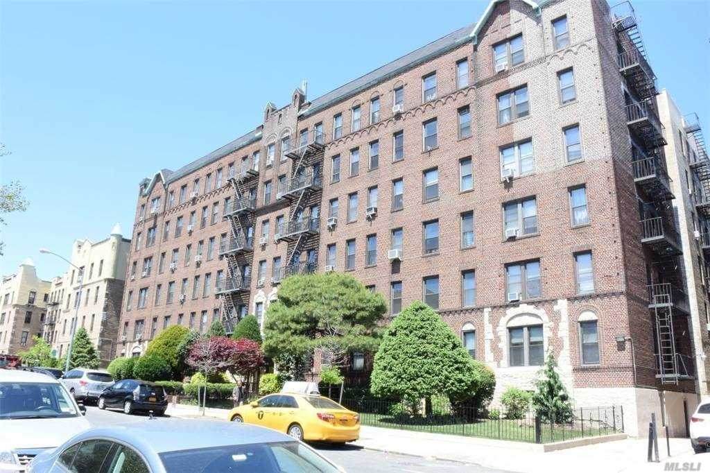 119-37 Metropolitan Ave - Photo 1
