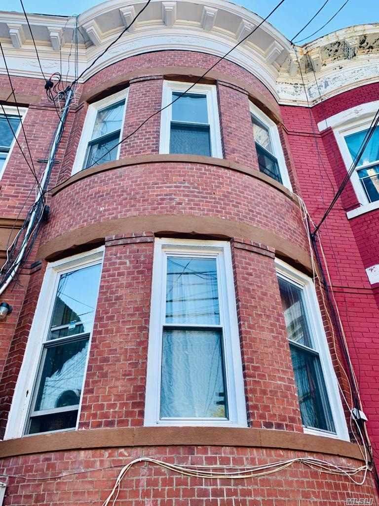 570 Cleveland St - Photo 1