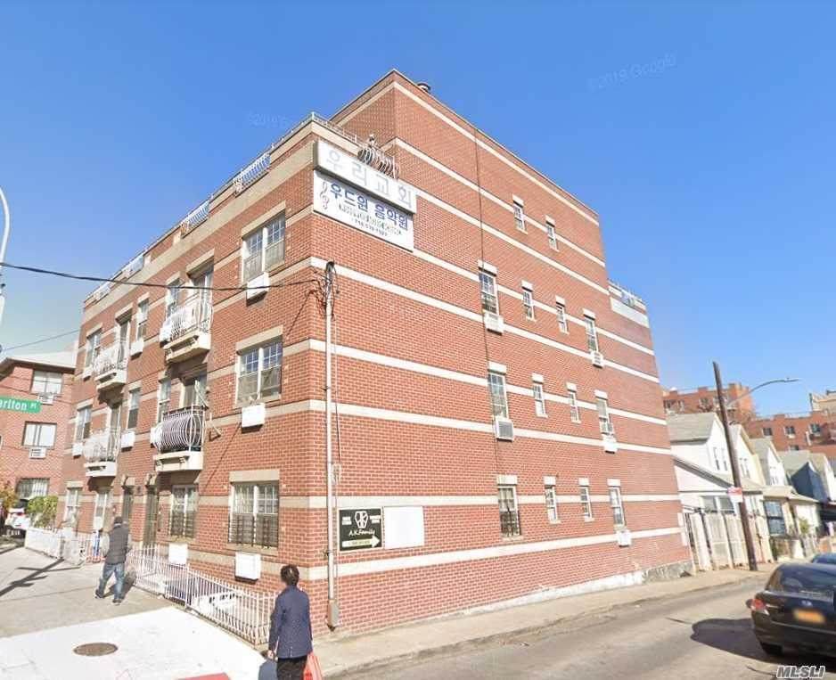 35-15 Linden Place - Photo 1