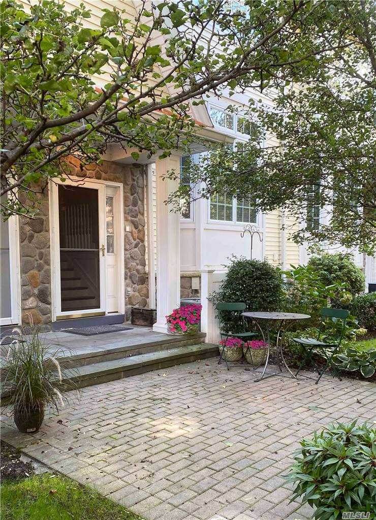 106 Morris Avenue - Photo 1
