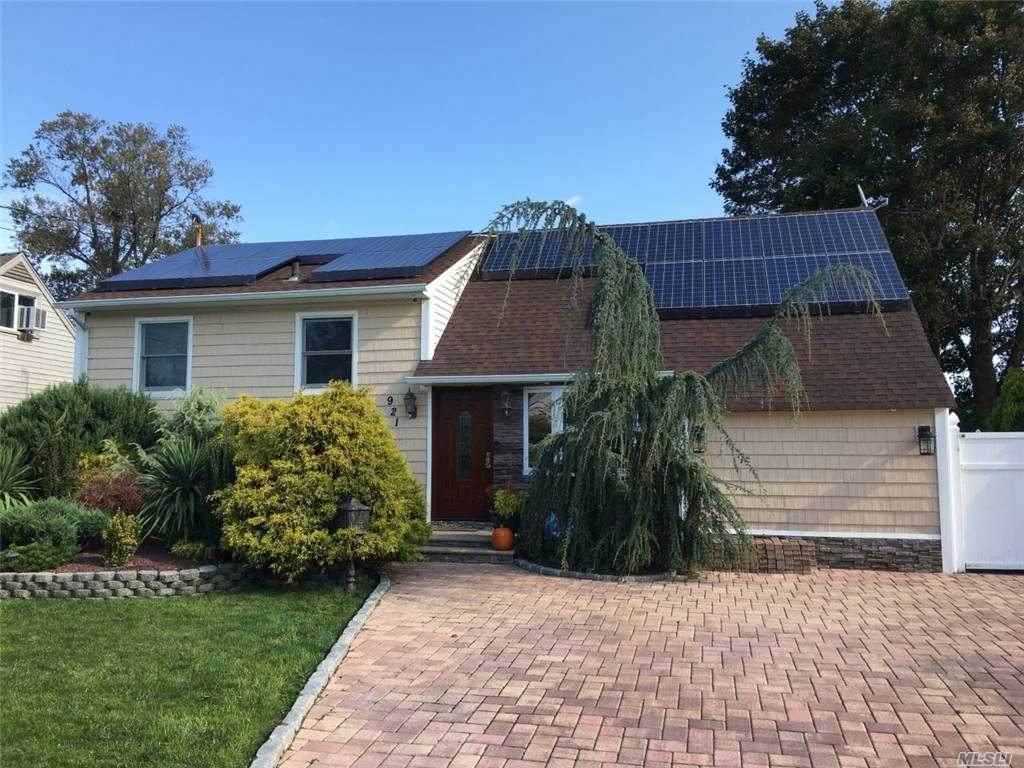 921 Niagara Avenue - Photo 1