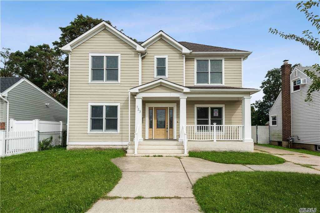 723 Sterling St - Photo 1