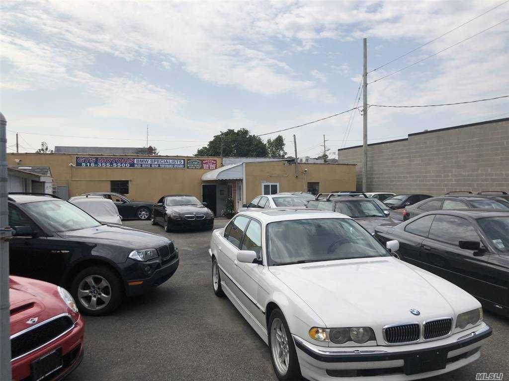1167 -1171 Hempstead Turnpike - Photo 1
