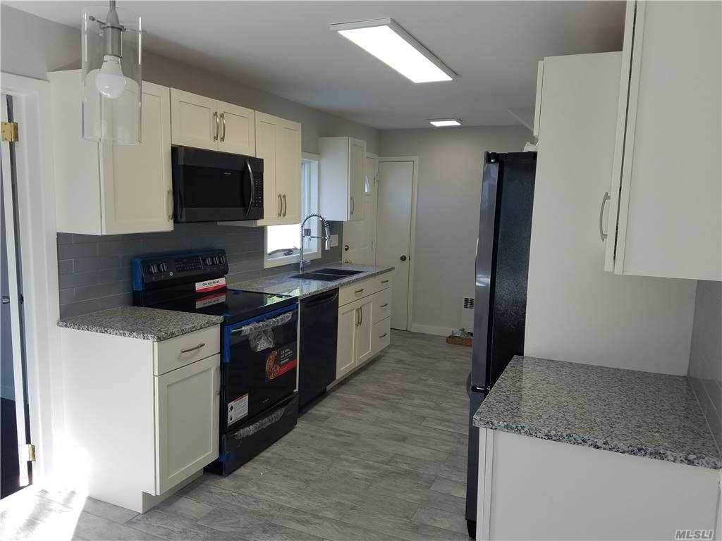 215 Grove Ave - Photo 1