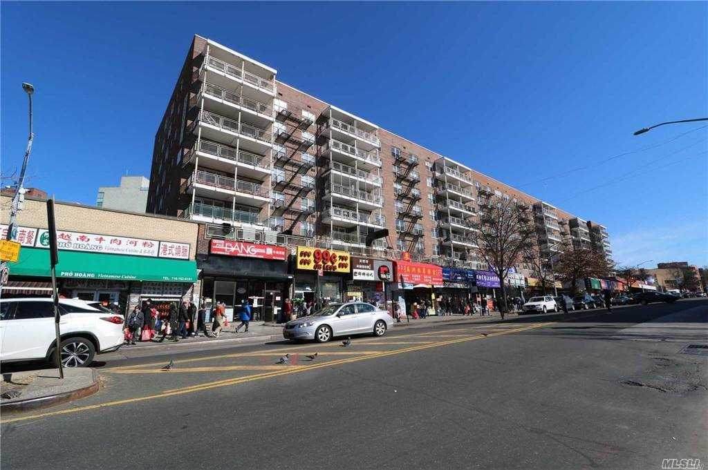 41-25 Kissena Boulevard - Photo 1