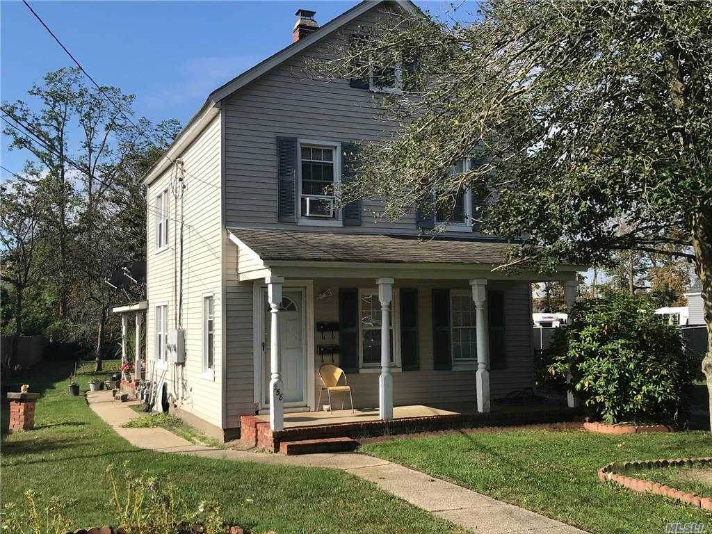 258 Railroad Avenue - Photo 1