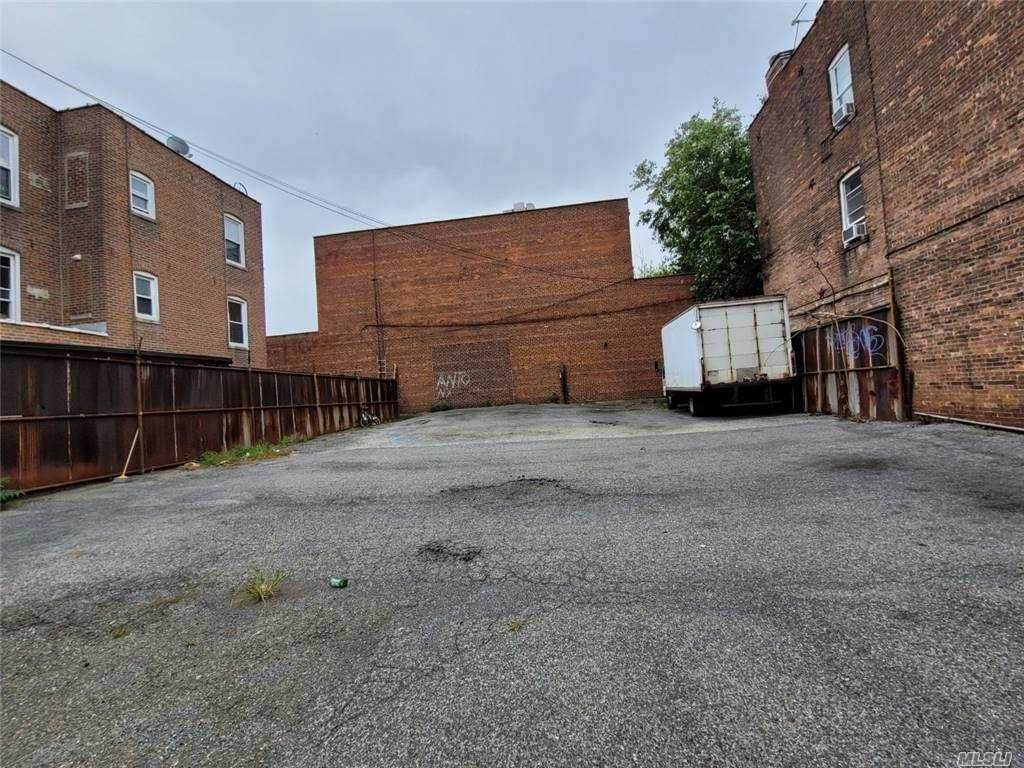 912 34th Avenue - Photo 1