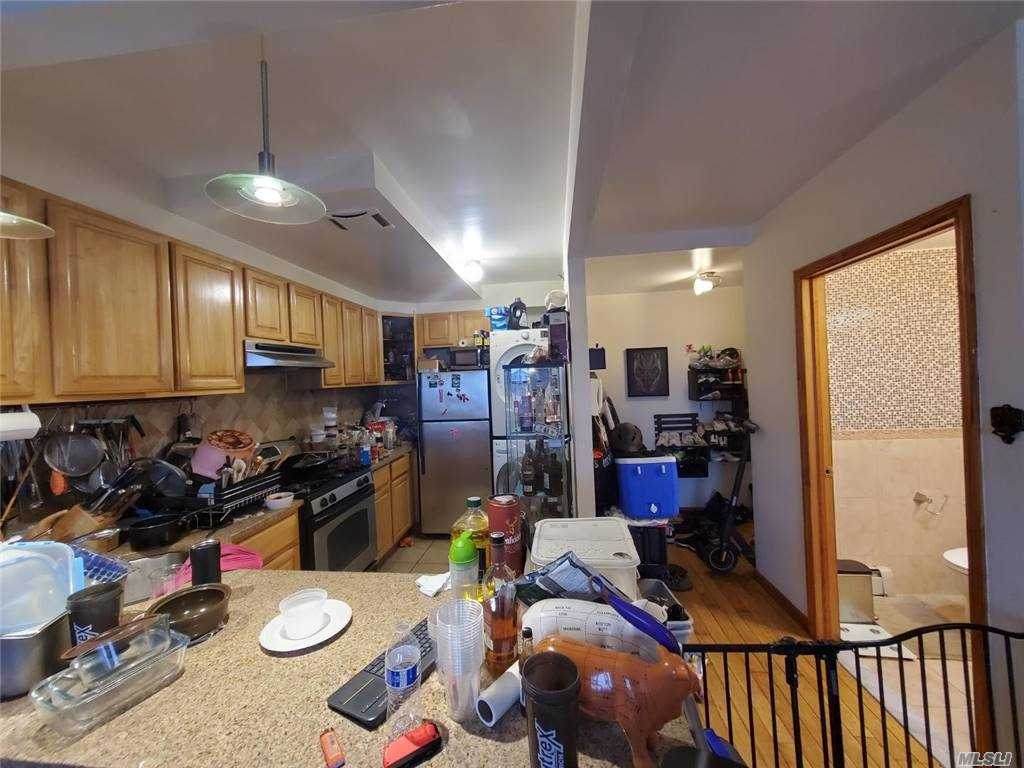 144-77 Barclay Avenue - Photo 1