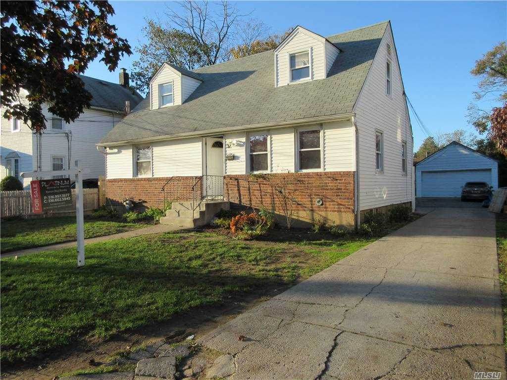37 Raymond Ave - Photo 1