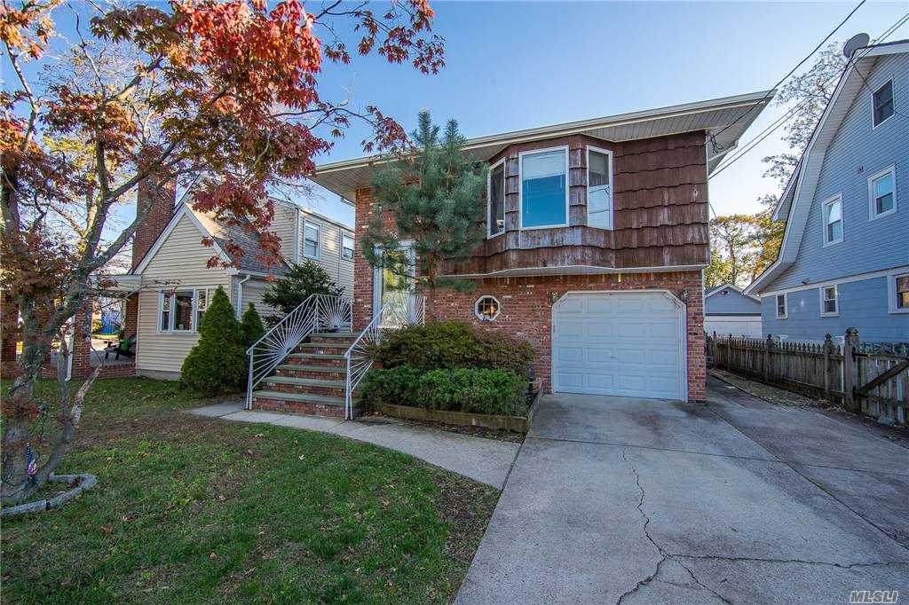 68 Lawrence Avenue - Photo 1