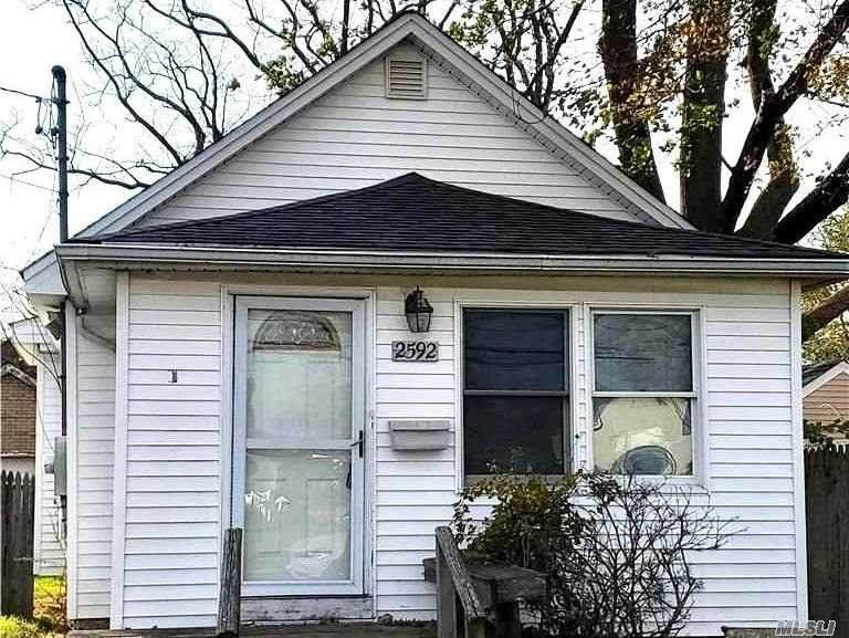 2592 Hewlett Ln - Photo 1