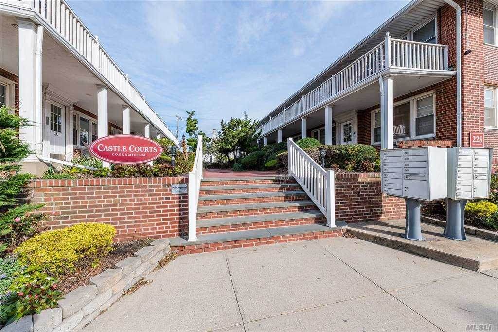225 Broadway - Photo 1