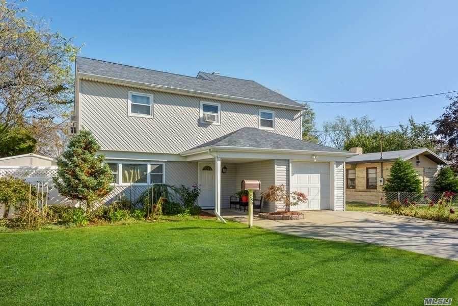 589 Bayview Ave - Photo 1