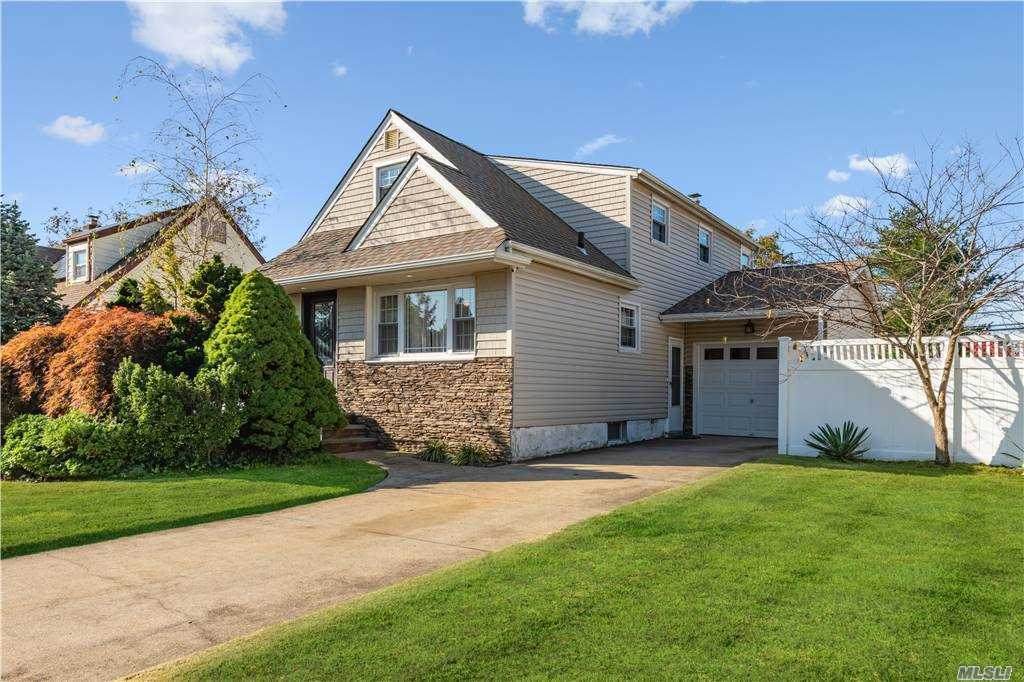 68 Greenlawn Boulevard - Photo 1