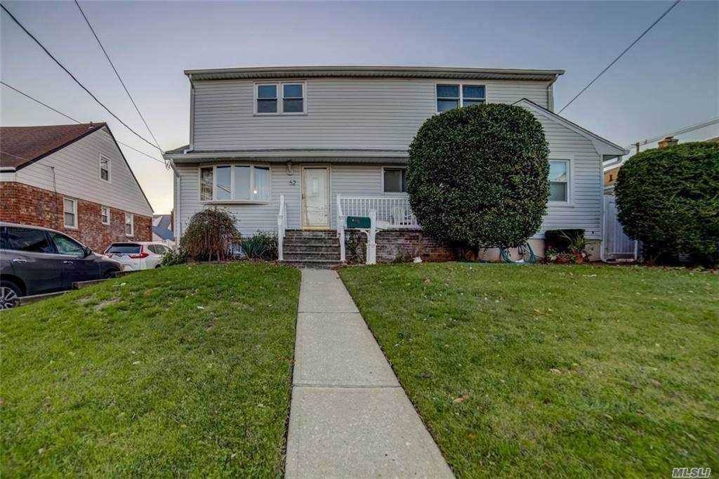 52 Bay Avenue - Photo 1