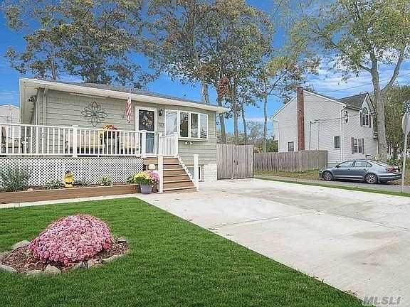 323 Victory Dr - Photo 1